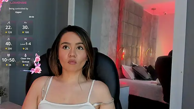 Sky Junne online show from 02/10/26, 06:01