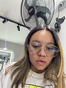 Sky Junne online show from 04/13/26, 04:56