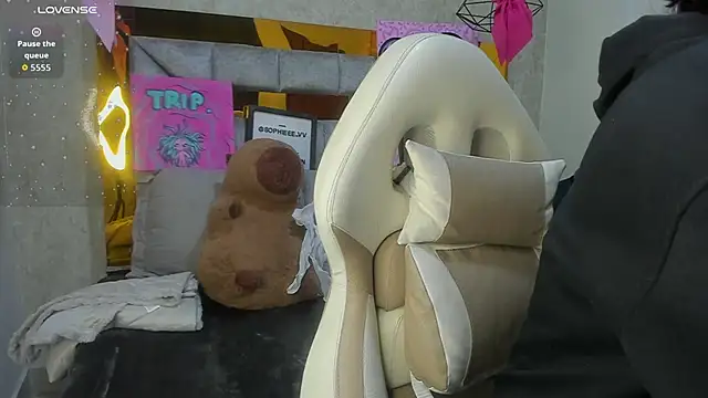 sophiievv online show from 11/23/25, 08:08