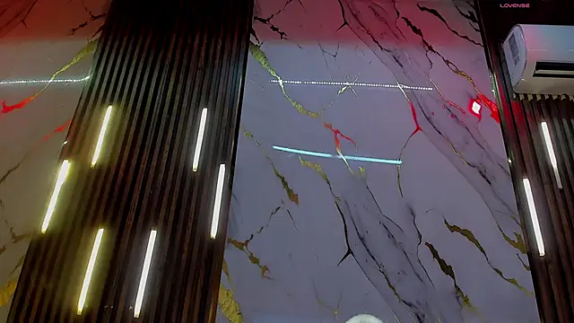 VictoriaDuart online show from 12/17/25, 07:53