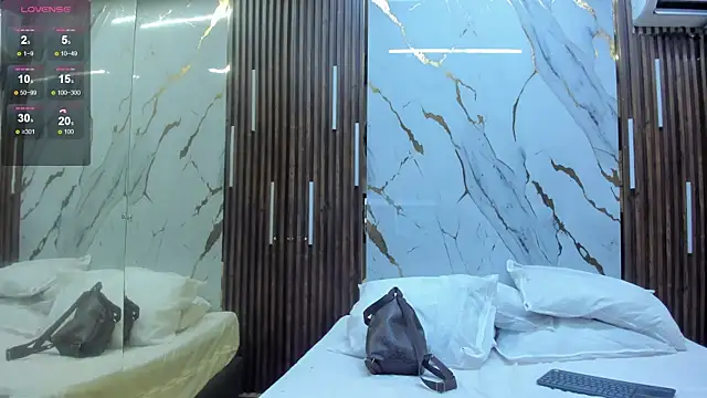 VictoriaDuart online show from 04/13/26, 08:03