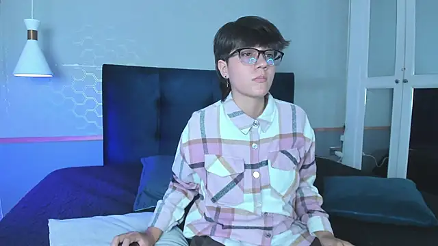 Tsuki Maru online show from 09/21/25, 07:59