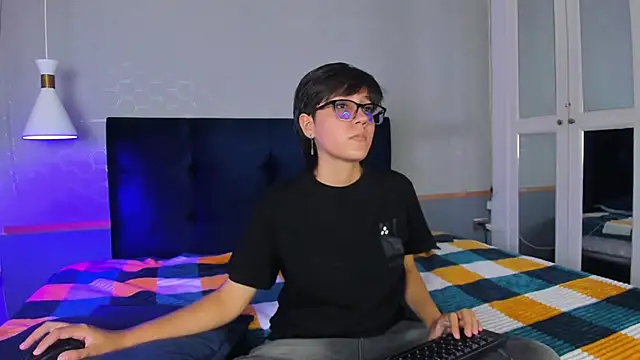 Tsuki Maru online show from 09/25/25, 08:12