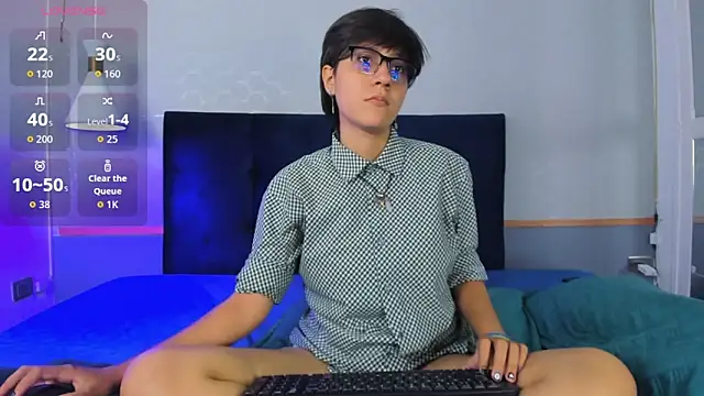 Tsuki Maru online show from 10/08/25, 08:17