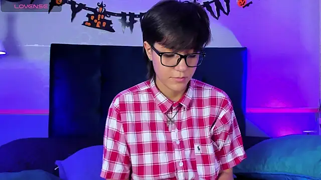 Tsuki Maru online show from 10/25/25, 08:36