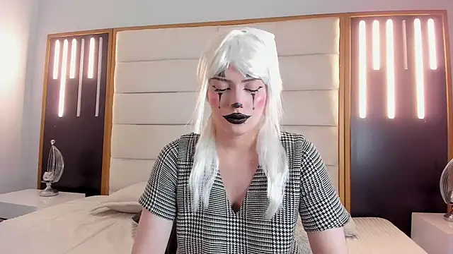 Snapshot of RebecaSnow chatting on 10/15/25, 08:53 RebecaSnow online show from 10/15/25, 08:53