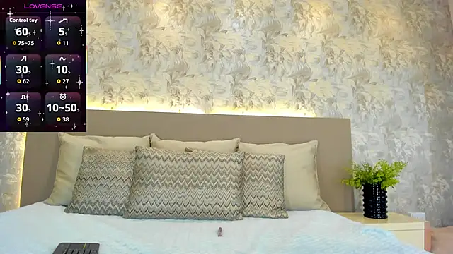 Snapshot of MilaGrace1 chatting on 10/07/25, 10:23 MilaGrace1 online show from 10/07/25, 10:23