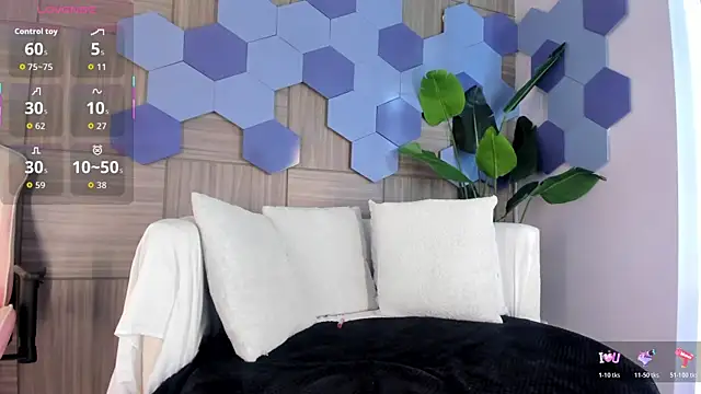 Snapshot of MilaGrace1 chatting on 11/08/25, 09:31 MilaGrace1 online show from 11/08/25, 09:31