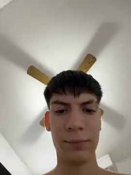 Snapshot of Luck__090 chatting on 11/04/25, 09:25 Luck 090 online show from 11/04/25, 09:25