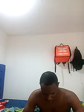 Snapshot of MackMacKenzie chatting on 09/17/25, 01:35 MackMacKenzie online show from 09/17/25, 01:35