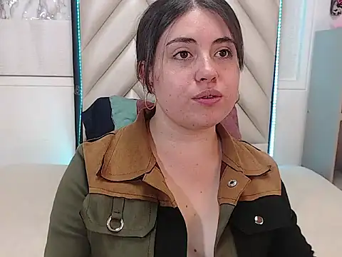 Vicluxxx online show from 10/27/25, 12:42