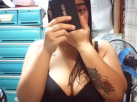 Snapshot of sexylhane chatting on 01/18/26, 02:10 sexylhane online show from 01/18/26, 02:10