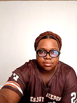 Gyminae online show from 11/16/25, 01:06