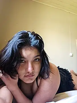 Snapshot of Hellenlin chatting on 10/04/25, 03:10 Hellenlin online show from 10/04/25, 03:10