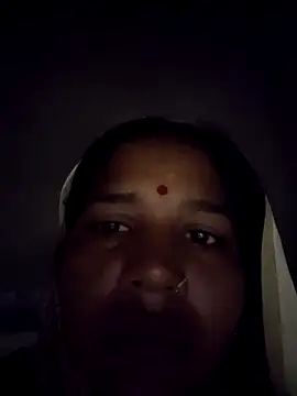 Snapshot of Hot_Seema83 chatting on 09/11/25, 12:11 Hot Seema83 online show from 09/11/25, 12:11