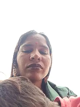 Snapshot of Hot_Seema83 chatting on 10/25/25, 05:26 Hot Seema83 online show from 10/25/25, 05:26