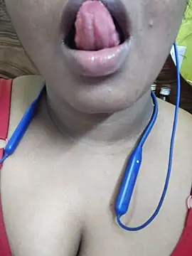 Snapshot of Tamil_Kaamini_Times chatting on 11/04/25, 01:54 Tamil Kaamini Times online show from 11/04/25, 01:54