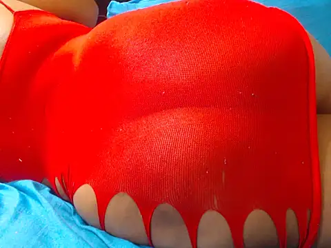 Snapshot of BeverlyQueen14 chatting on 11/21/25, 05:17 BeverlyQueen14 online show from 11/21/25, 05:17