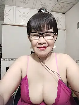 Snapshot of Ki_xxx chatting on 06/12/26, 10:19 Ki xxx online show from 06/12/26, 10:19