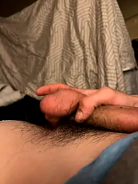 Snapshot of eltet12 chatting on 10/28/25, 11:40 eltet12 online show from 10/28/25, 11:40