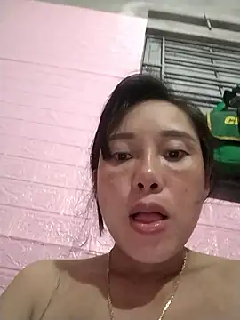 Snapshot of soope-00 chatting on 09/27/25, 02:44 soope-00 online show from 09/27/25, 02:44