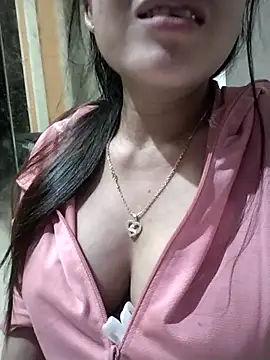 Snapshot of soope-00 chatting on 11/09/25, 01:31 soope-00 online show from 11/09/25, 01:31