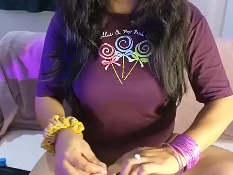 Snapshot of mansi201 chatting on 09/27/25, 04:12 mansi201 online show from 09/27/25, 04:12