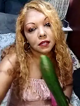 hemilynthomas2467 online show from 12/21/25, 07:15