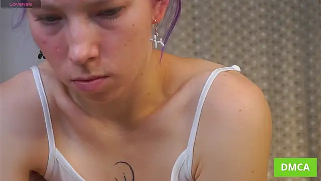 Snapshot of JuliannaWenger chatting on 10/27/25, 04:11 JuliannaWenger online show from 10/27/25, 04:11