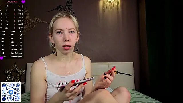 Snapshot of JuliannaWenger chatting on 02/01/26, 03:43 JuliannaWenger online show from 02/01/26, 03:43