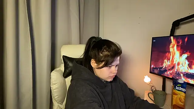 Snapshot of GoddessDarina chatting on 10/25/25, 11:54 GoddessDarina online show from 10/25/25, 11:54