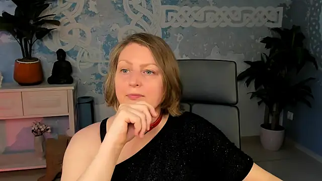 Snapshot of TiffanyBrauny chatting on 09/10/25, 09:20 TiffanyBrauny online show from 09/10/25, 09:20