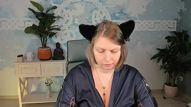 Snapshot of TiffanyBrauny chatting on 09/21/25, 10:17 TiffanyBrauny online show from 09/21/25, 10:17
