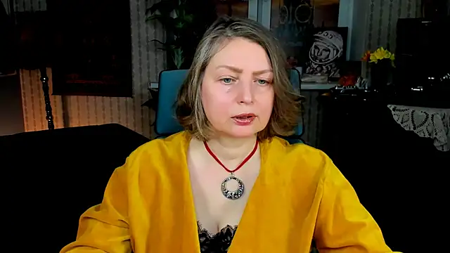 Snapshot of TiffanyBrauny chatting on 10/19/25, 10:49 TiffanyBrauny online show from 10/19/25, 10:49