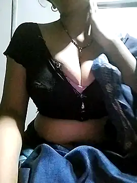 Snapshot of Hottestgirll chatting on 10/27/25, 07:18 Hottestgirll online show from 10/27/25, 07:18