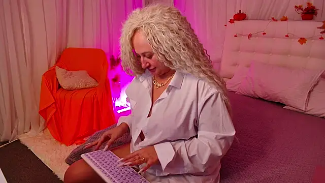 Lilit 1Love online show from 10/29/25, 04:20