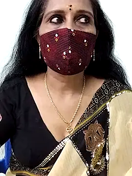 Snapshot of mallu-reshma chatting on 09/11/25, 07:52 mallu-reshma online show from 09/11/25, 07:52