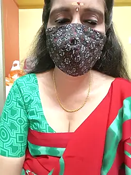 Snapshot of mallu-reshma chatting on 10/16/25, 04:52 mallu-reshma online show from 10/16/25, 04:52