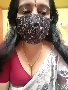 Snapshot of mallu-reshma chatting on 10/20/25, 07:31 mallu-reshma online show from 10/20/25, 07:31