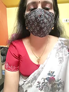 Snapshot of mallu-reshma chatting on 10/28/25, 07:56 mallu-reshma online show from 10/28/25, 07:56