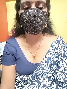 Snapshot of mallu-reshma chatting on 10/30/25, 02:07 mallu-reshma online show from 10/30/25, 02:07