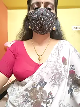 Snapshot of mallu-reshma chatting on 11/04/25, 04:06 mallu-reshma online show from 11/04/25, 04:06