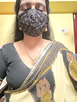 Snapshot of mallu-reshma chatting on 11/13/25, 07:07 mallu-reshma online show from 11/13/25, 07:07