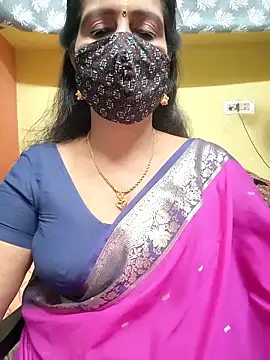 Snapshot of mallu-reshma chatting on 11/16/25, 01:39 mallu-reshma online show from 11/16/25, 01:39