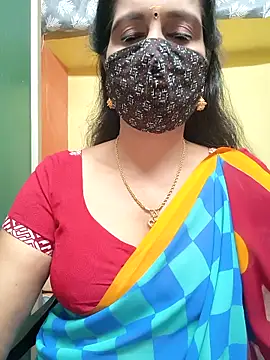 Snapshot of mallu-reshma chatting on 11/26/25, 01:34 mallu-reshma online show from 11/26/25, 01:34