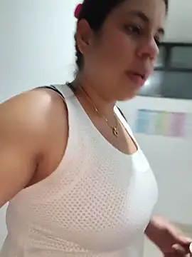 GabyMontenegro online show from 04/08/26, 11:32