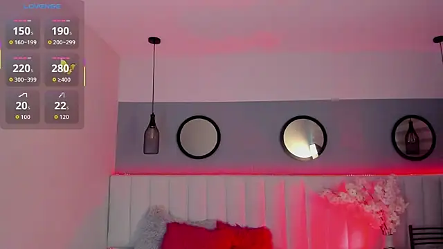 Mila Hank  online show from 09/28/25, 12:32