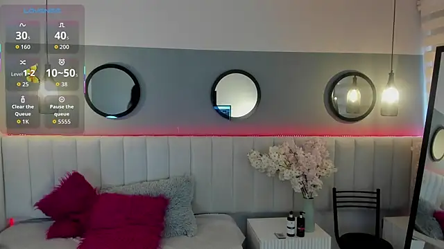 Mila Hank  online show from 09/29/25, 12:54