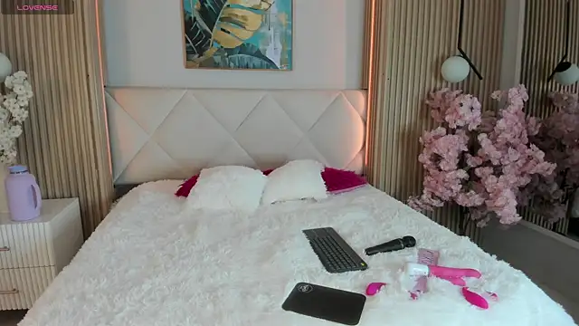 Snapshot of Mila_Hank_ chatting on 02/04/26, 12:55 Mila Hank online show from 02/04/26, 12:55