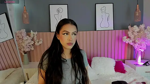 Snapshot of Mila_Hank_ chatting on 02/18/26, 12:12 Mila Hank online show from 02/18/26, 12:12